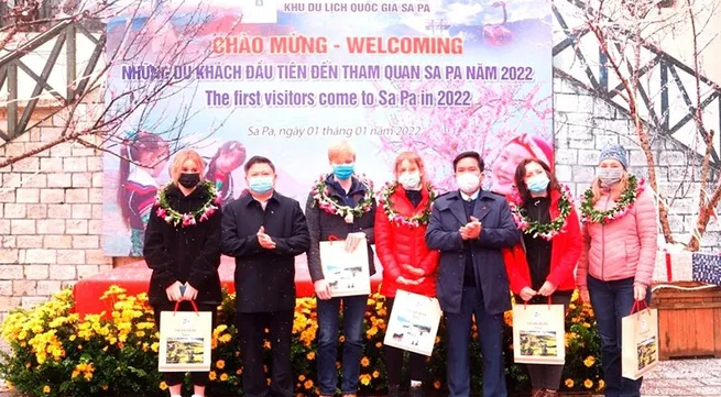 Sa Pa, Da Lat, and Quang Binh welcome first tourists of New Year 2022