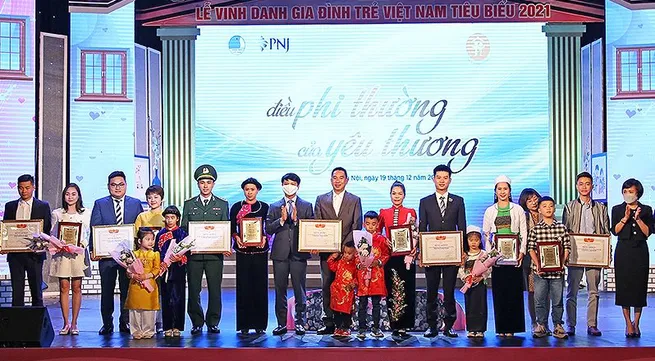 Outstanding young Vietnamese families honoured