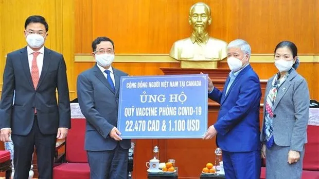 Vietnamese community abroad donates over 3 billion VND to COVID-19 fight at home
