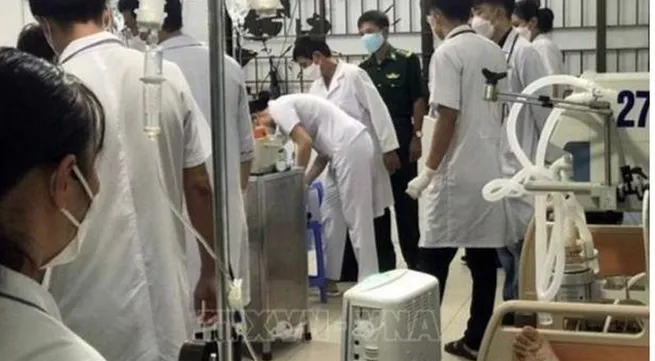 Eight Chinese vessel crewmen airlifted to mainland hospital