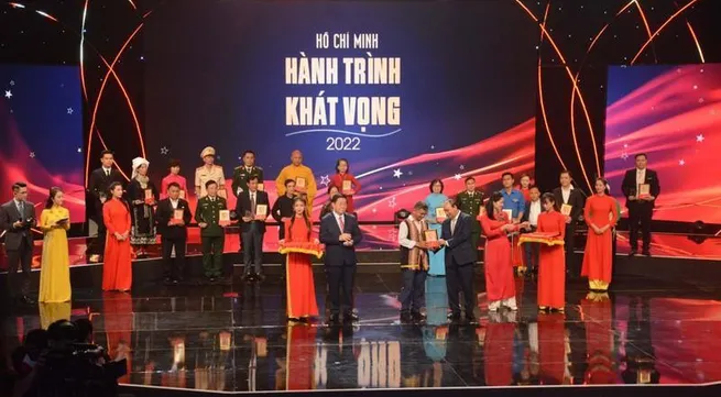 Art programme honours role models in studying, following President Ho Chi Minh’s example