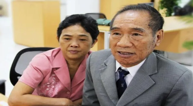 Teacher Nguyen Ngoc Ky who writes with his feet passes away