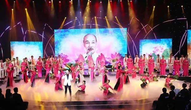 Art programme honours role models in studying, following President Ho Chi Minh’s example