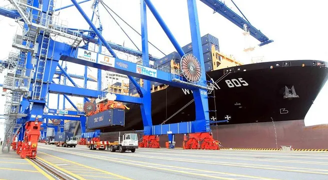 Vietnam posts trade surplus of 9.4 billion USD in 10 months