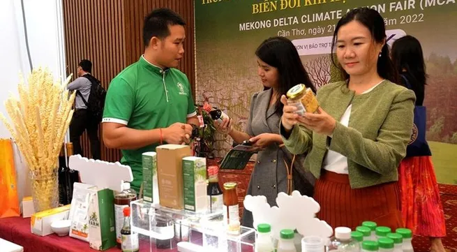 Fair displays products and solutions adapted to climate change in the Mekong Delta