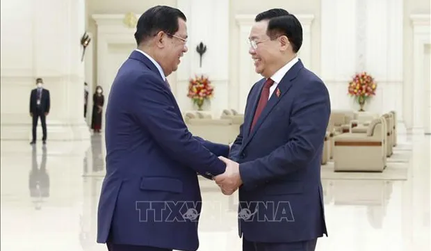 National Assembly Chairman meets Cambodian Prime Minister