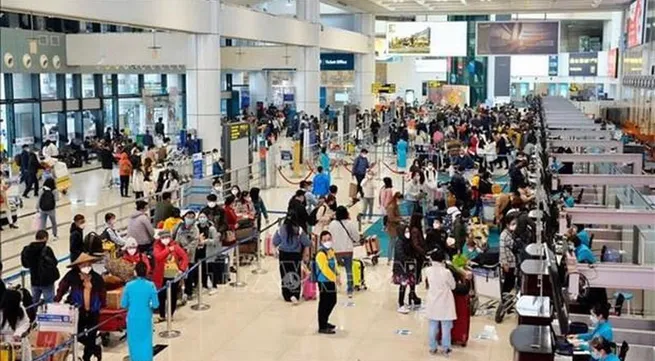 Air passenger volume soars in 11 months