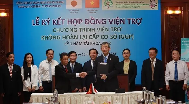 Japan donates medical equipment to Long An Province