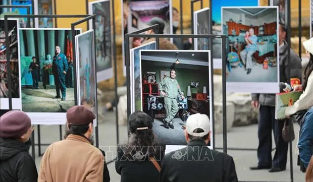 Exhibitions celebrate 'Hanoi-Dien Bien Phu in the Air' victory