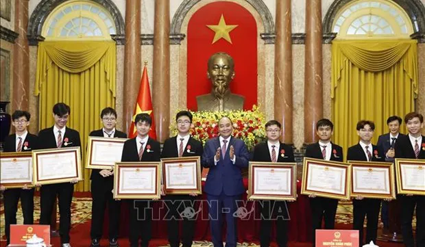 President meets with winners of Int’l Olympiads, sci-tech competitions