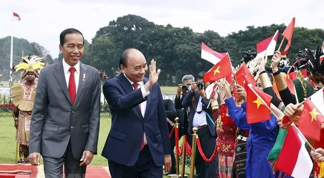 Indonesian President hosts welcome ceremony for President Nguyen Xuan Phuc