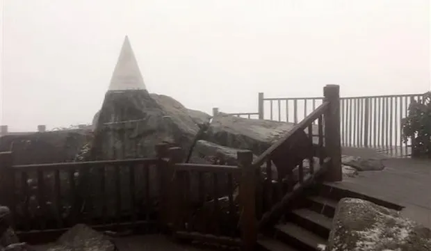 Ice, snow reported on Mount Fansipan