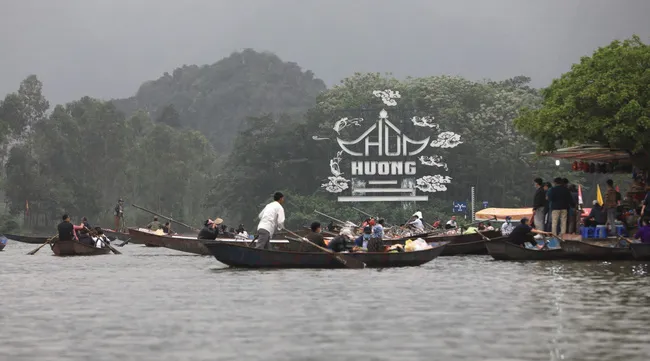 Perfume Pagoda guarantees safety of visitors