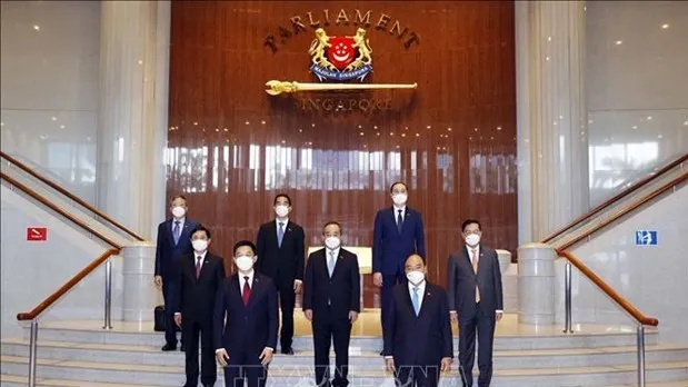 President Nguyen Xuan Phuc meets Speaker of Singaporean Parliament