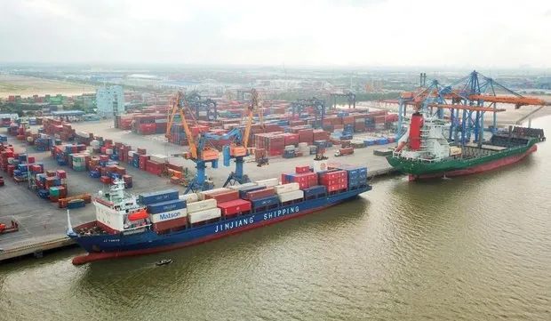 Volume of goods through seaports up 7 percent in first two months