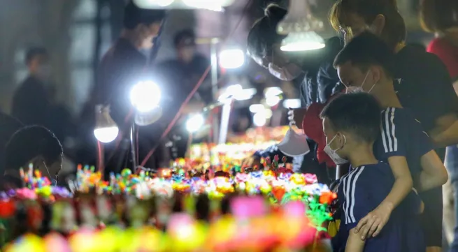 Thousand of visitors attend Hanoi Tourism Gift Festival 2022