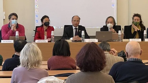 Lunar New Year get-together held for overseas Vietnamese, French friends in Paris