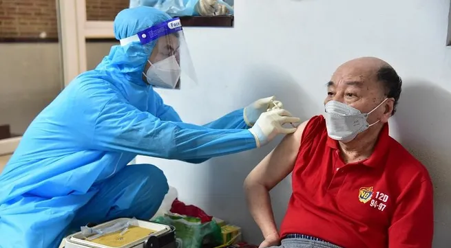 Vietnam needs to continue pushing up vaccination: Health Minister