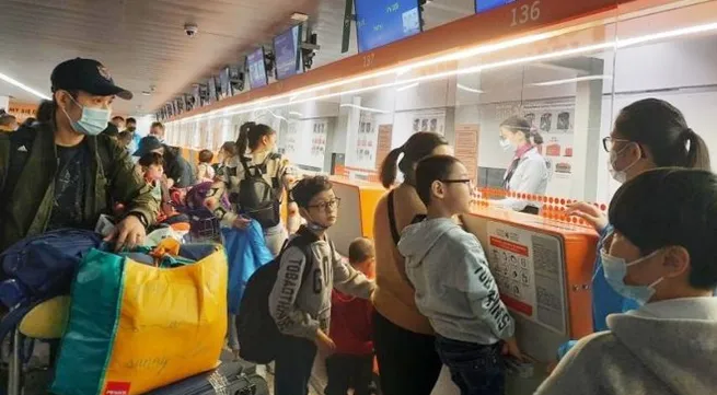 Another 259 Vietnamese from Ukraine arrive home on flight from Poland