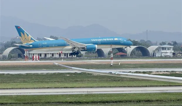 Noi Bai airport operates more runway, taxiways from April 23