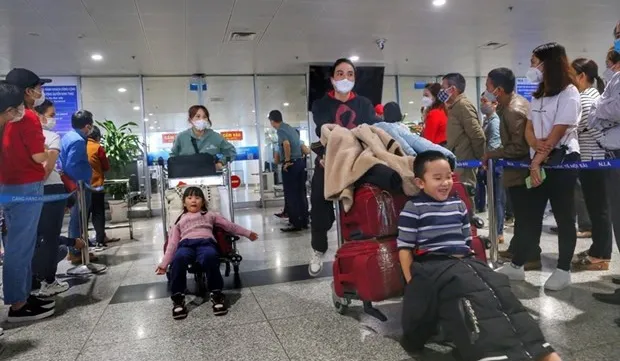 Six flights help bring nearly 1,700 Vietnamese people home from Ukraine