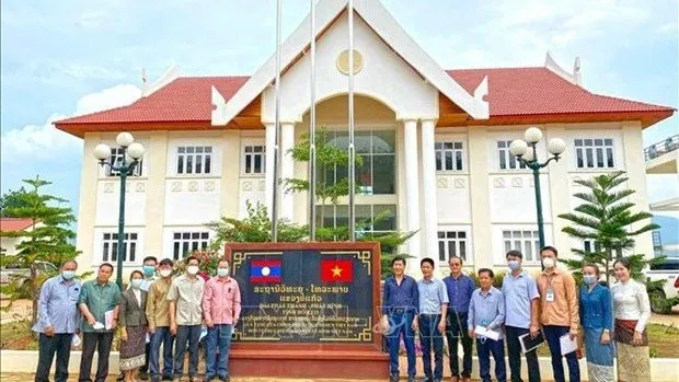 Vietnam hands over Bokeo TV-radio broadcasting station to Laos