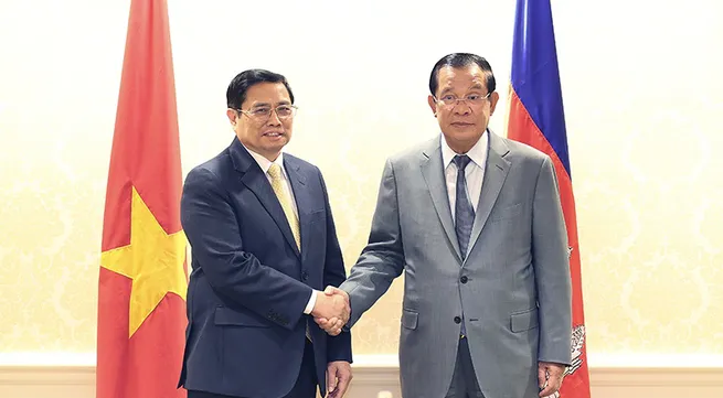 PM meets with Cambodian counterpart in US