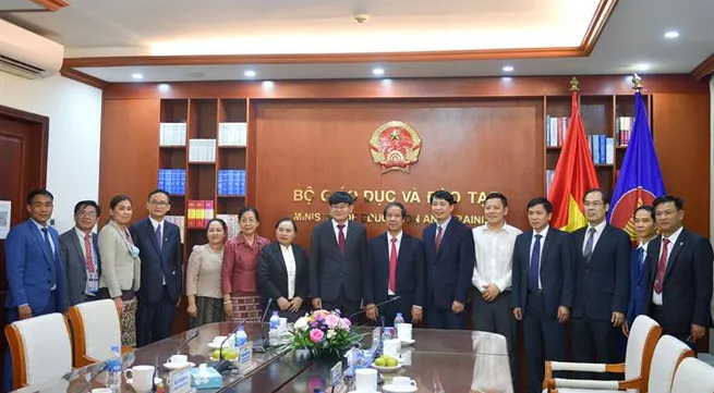 Cooperation in education, training spotlights Vietnam-Laos relations: Minister