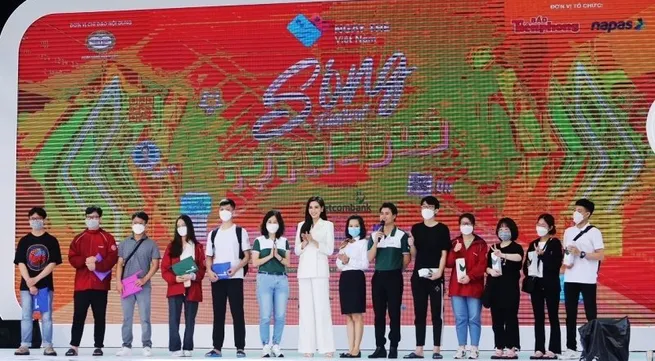 Second Vietnam Card Day opens