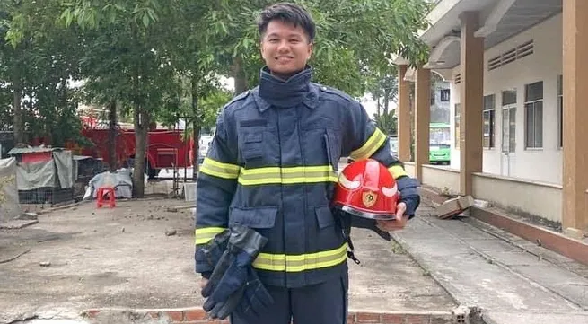 President commends brave men for saving lives