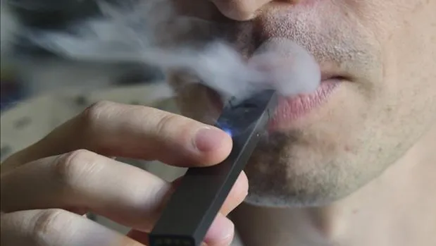 Stronger policy needed to prevent youths from smoking e-cigarettes