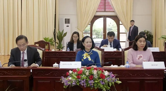 Party official visits Bolikhamxay province of Laos