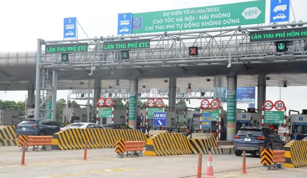 Electronic toll collection applied along entire Hanoi - Hai Phong Expressway