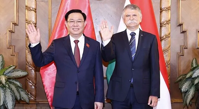 Vietnamese, Hungarian top legislators hold talks