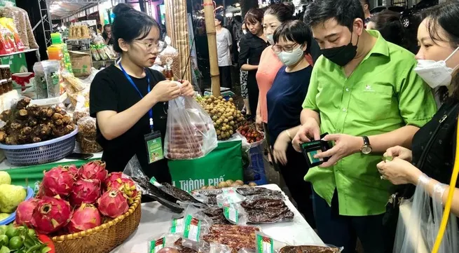 Fair treats visitors to Hanoi’s OCOP goods, farm produce