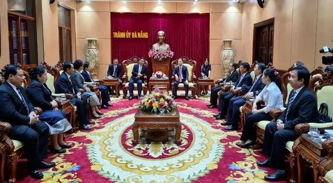 Vietnam, Lao courts strengthen collaboration