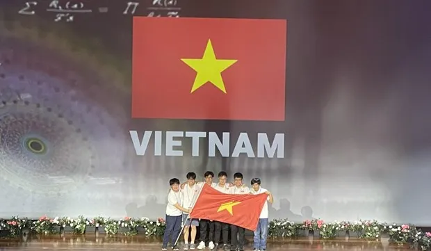 Vietnamese students bring home medals from Int’l Mathematical Olympiad