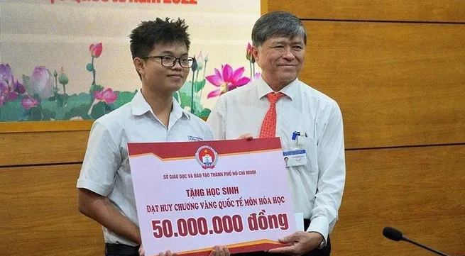 Ho Chi Minh City student rewarded for winning International Chemistry Olympiad gold