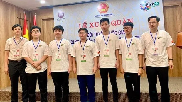 Vietnam claims five medals at Int’l Physics Olympiad 2022