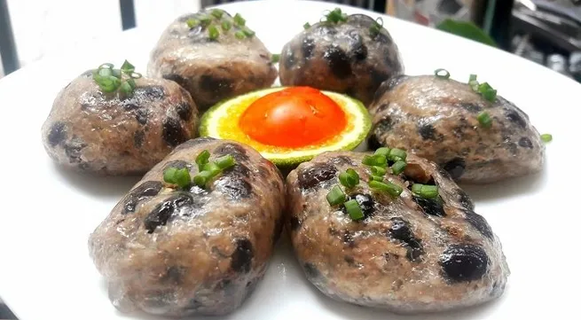 Black beans and coconut cake: A signature dish of Binh Dinh Province