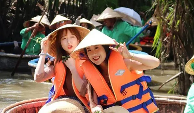 HCM City to offer free-of-charge foreign language courses to tour guides