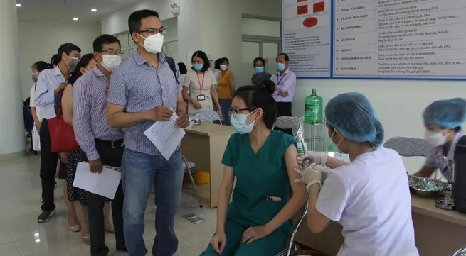 Da Nang launches drive to increase COVID-19 vaccine coverage