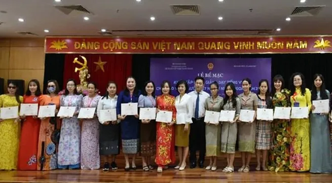 Training course helps OV teachers better mother language teaching