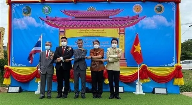 Work starts on welcome gate on overseas Vietnamese road in Thailand