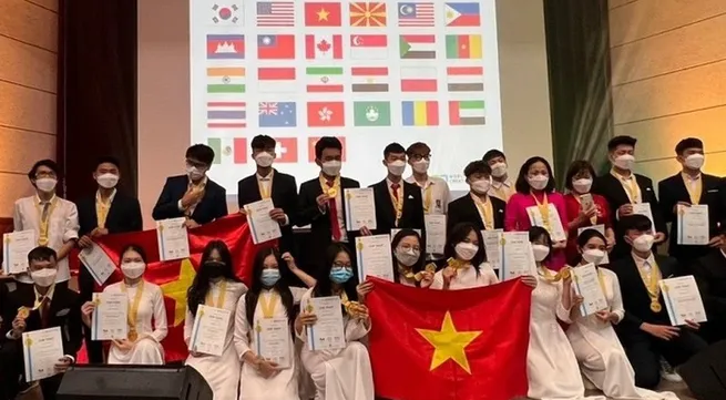 Vietnamese students win seven gold medals at international invention contest