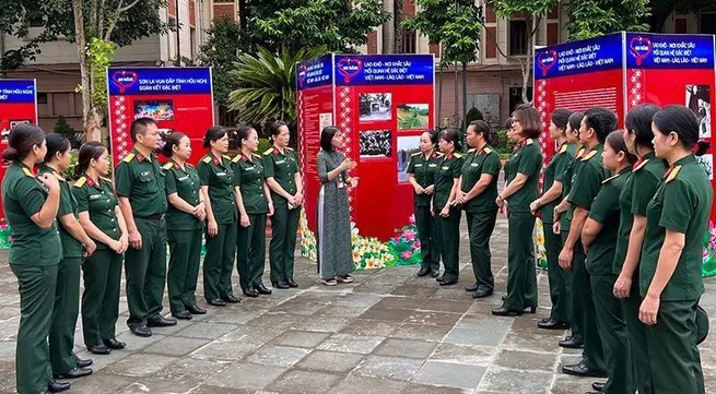 Exhibition praising close bond between Vietnam and Laos opens in Son La