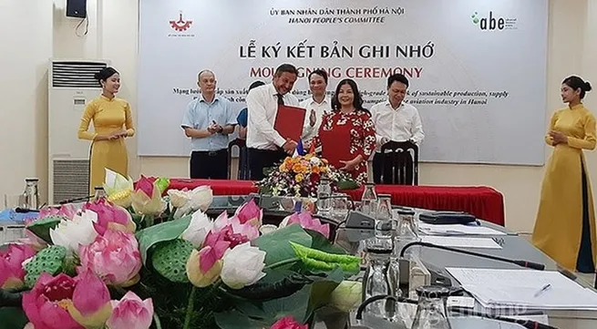 Hanoi partners up with French business in aviation industry