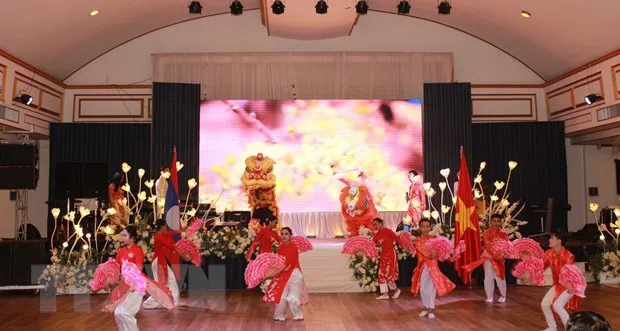 Vietnamese in Laos join get-together ahead of Tet