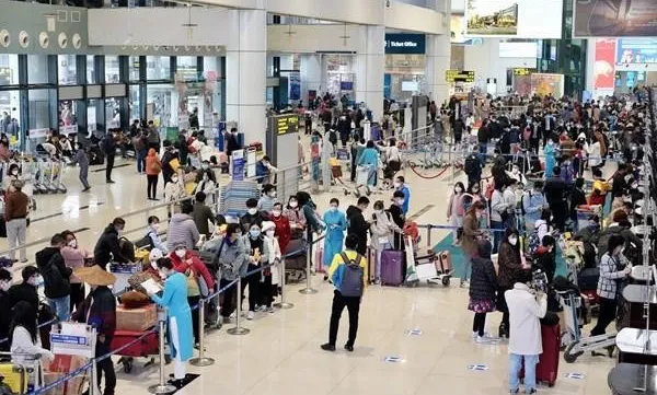 Noi Bai airport expects 80,000 passengers on peak day during Lunar New Year season