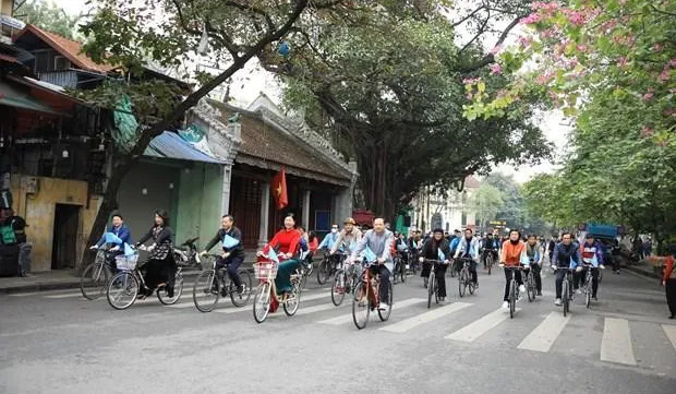 Hanoi friendship cycling journey held to promote green practices